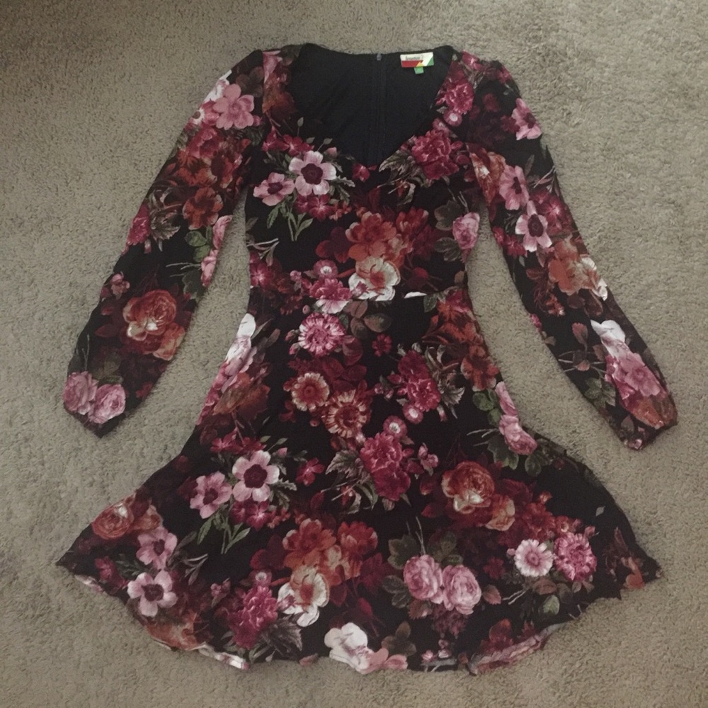ModCloth Black Floral Long-Sleeve Skater Dress